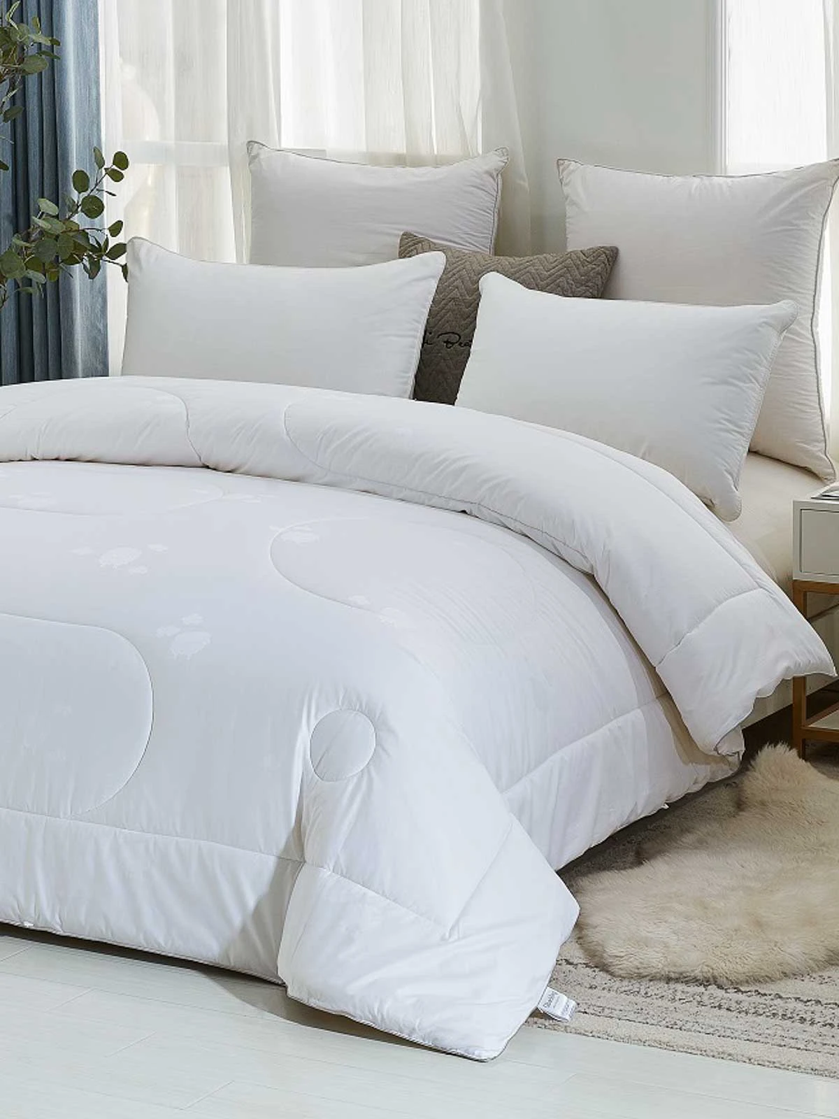 Solid White Extra Weight Australian Wool Winter Duvet Insert 4 Solid White Extra Weight Australian Wool Winter Duvet Insert - Image 2