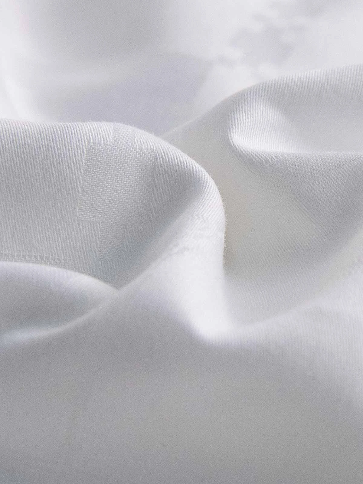 200 X 230 Size Solid White All Season Silk Duvet Insert 4 200 X 230 Size Solid White All Season Silk Duvet Insert - Image 2