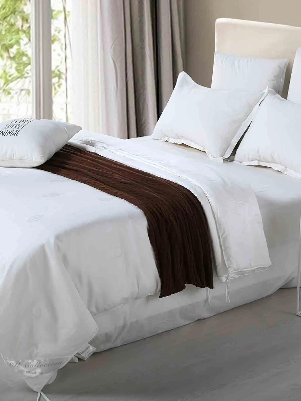 Solid White Premium Mulberry Silk All Season Duvet Insert 4 Solid White Premium Mulberry Silk All Season Duvet Insert - Image 2