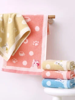 Porky Bear Small Hand Towel-10"x20" -qbedding store 2 57d7b0ab ed33 49ee 9e85 f3e5272040fd