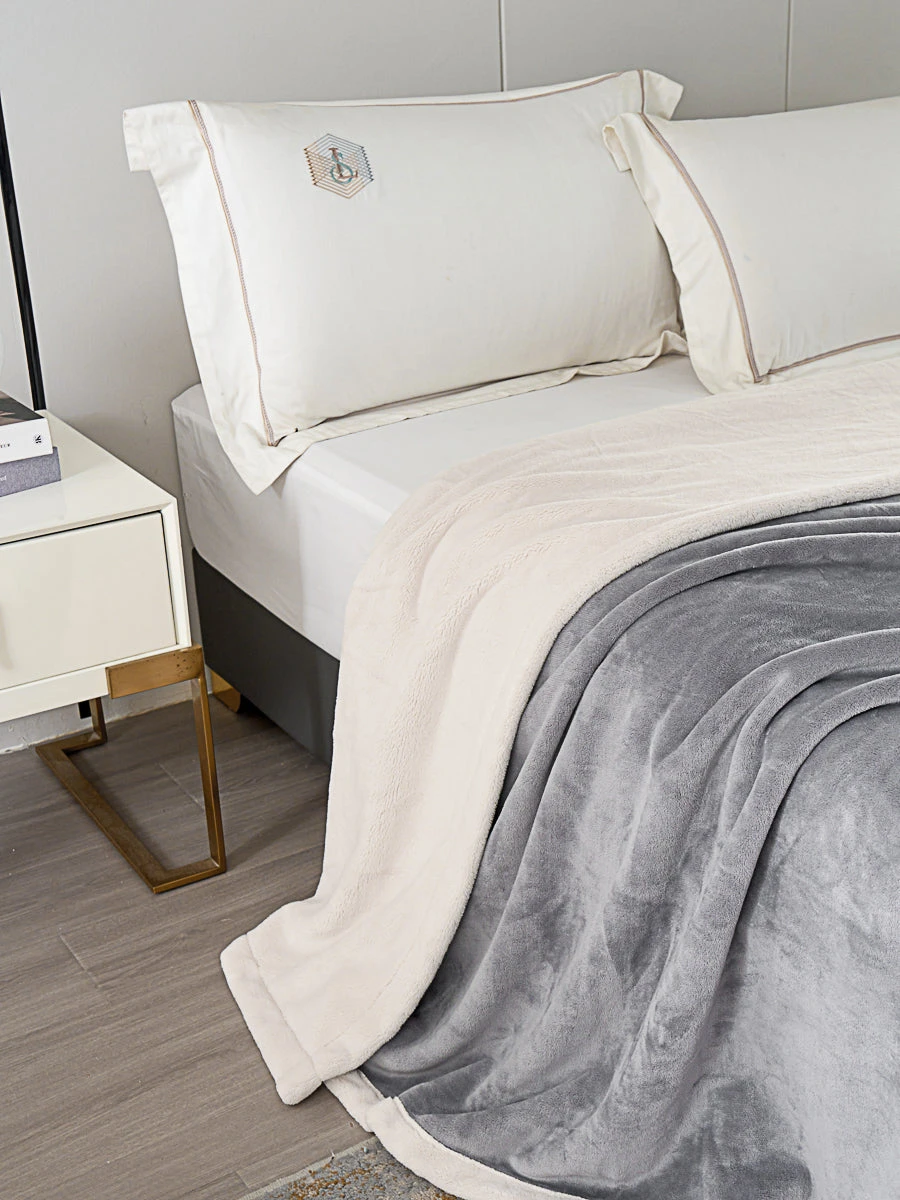 Cloudy Soft Solid All Season Blanket (5 Colors) 4 Cloudy Soft Solid All Season Blanket (5 Colors) - Image 2