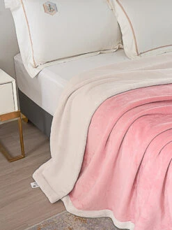 Cloudy Soft Solid All Season Blanket (5 Colors)