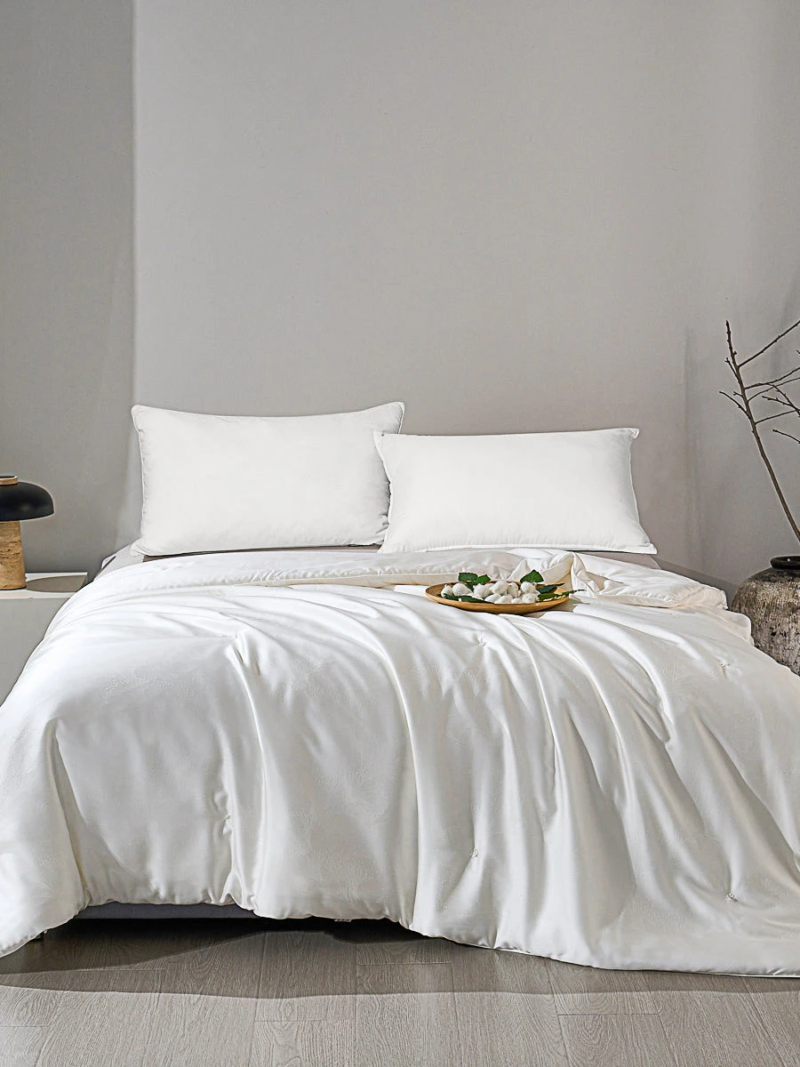 Mulberry Silk TENCEL™ All Season Duvet Insert 4 Mulberry Silk TENCEL™ All Season Duvet Insert - Image 2