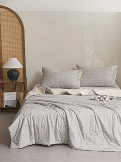 Lithe Lamb Cotton Light Comforter