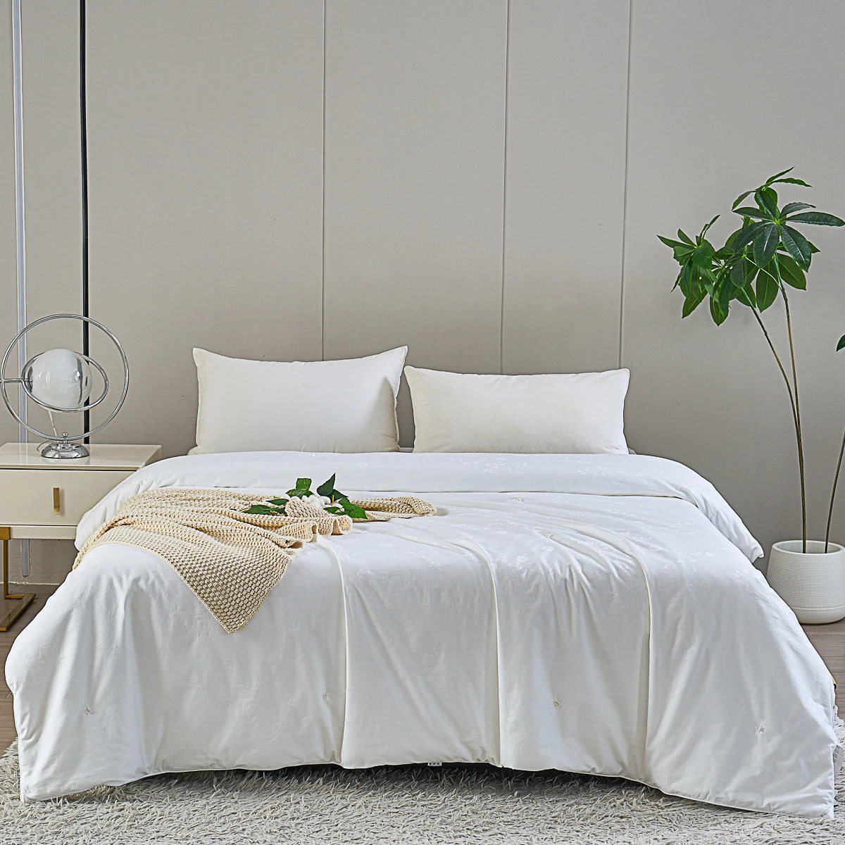 Premium Mulberry Silk All Season Duvet Insert 5 Premium Mulberry Silk All Season Duvet Insert - Image 3