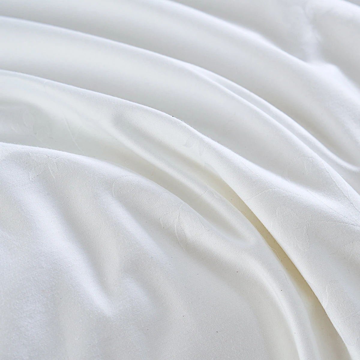 Premium Mulberry Silk All Season Duvet Insert 12 Premium Mulberry Silk All Season Duvet Insert - Image 10