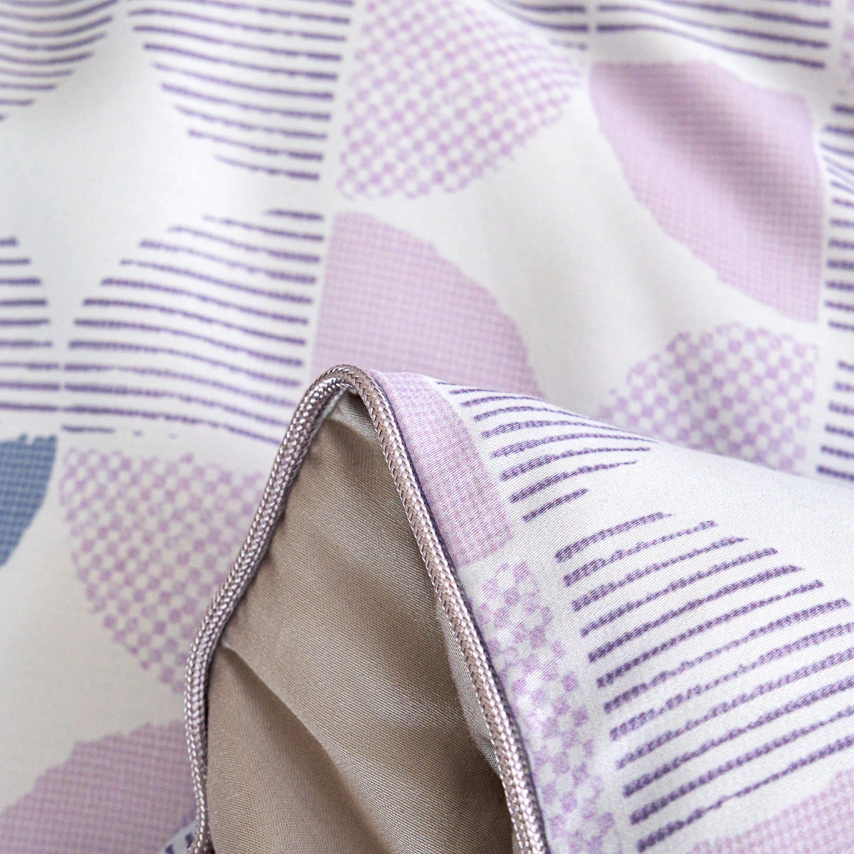 Enzo Pattern TENCEL™ Lyocell All Season Comforter 11 Enzo Pattern TENCEL™ Lyocell All Season Comforter - Image 9