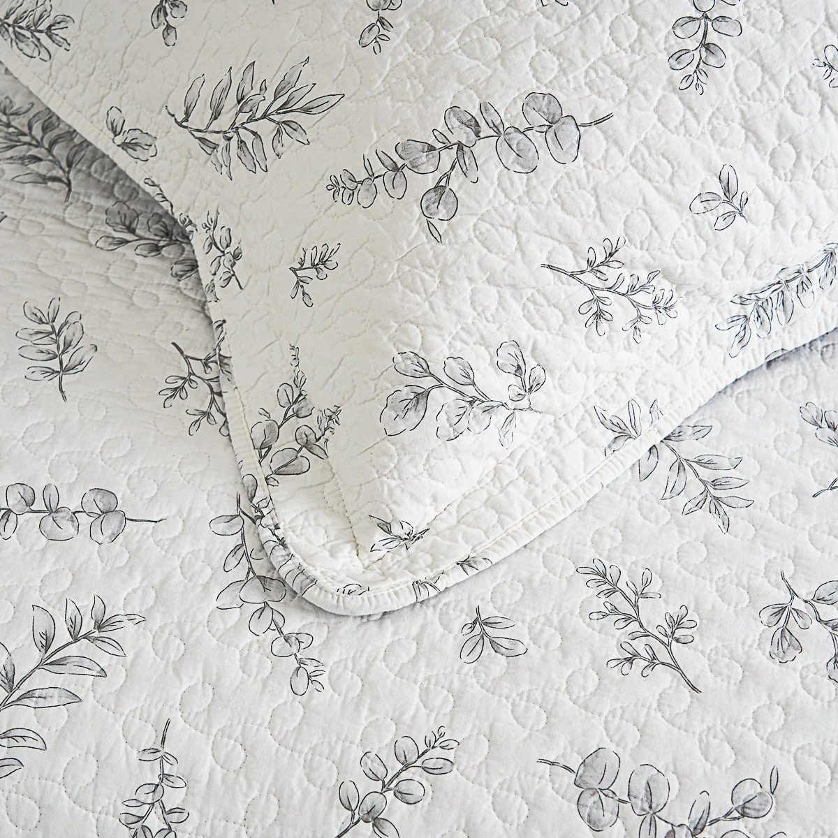 Joanny Floral Cotton Quilt Set 9 Joanny Floral Cotton Quilt Set - Image 7