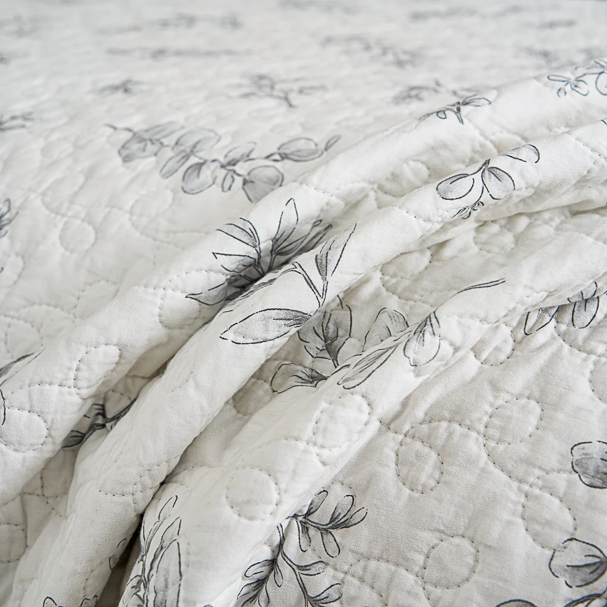 Joanny Floral Cotton Quilt Set 13 Joanny Floral Cotton Quilt Set - Image 11