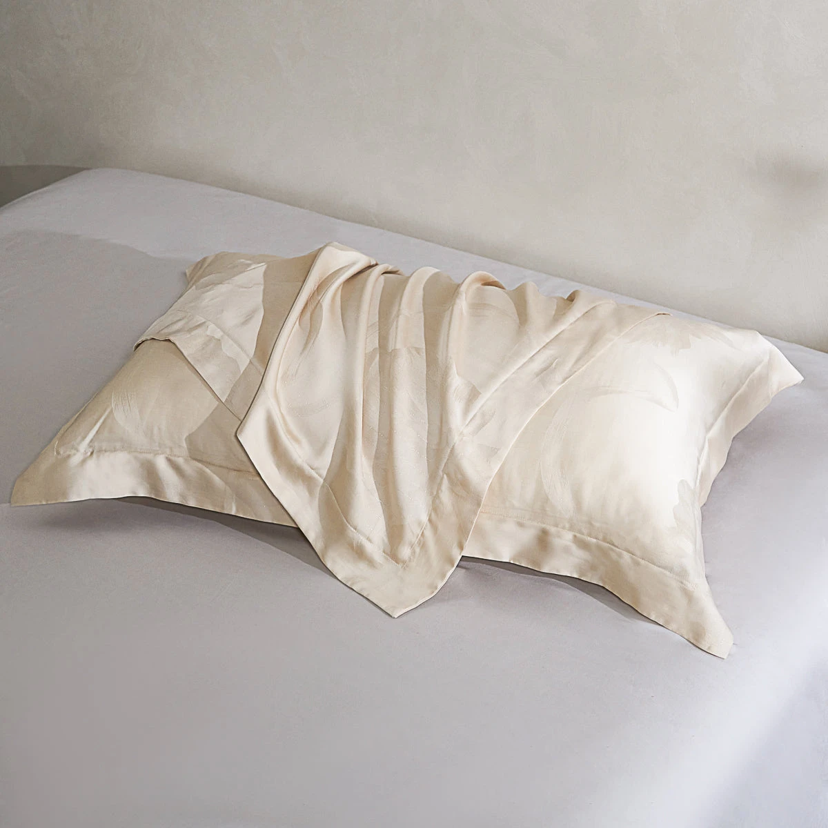 Phantom Gold Tencel™ Jacquard Pillow Sham X2P 5 Phantom Gold Tencel™ Jacquard Pillow Sham X2P - Image 3