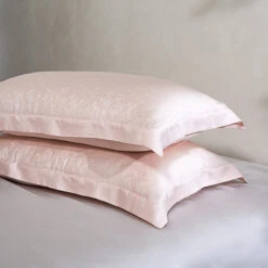 Dreamy Pink Tencel™ Jacquard Pillow Sham X2P -qbedding store DSC04751 b740bdf7 a0c6 46f8 ba10 fe92e49dcf80