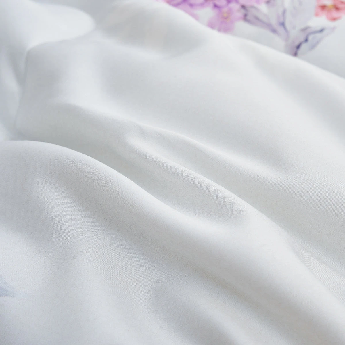 Noor Floral TENCEL™ Lyocell All Season Comforter 11 Noor Floral TENCEL™ Lyocell All Season Comforter - Image 9