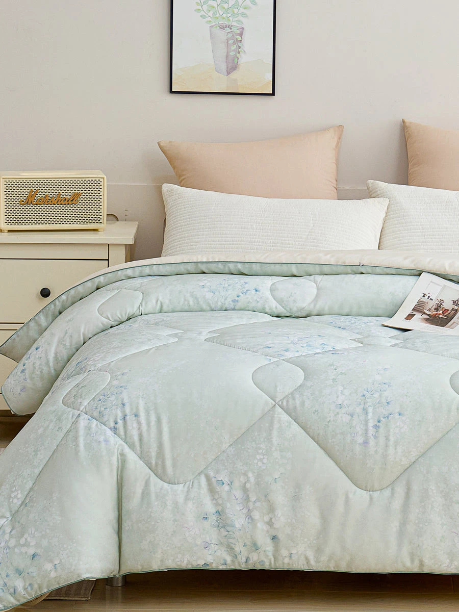 Orabe Floral TENCEL™ Lyocell All Season Comforter 3 Orabe Floral TENCEL™ Lyocell All Season Comforter