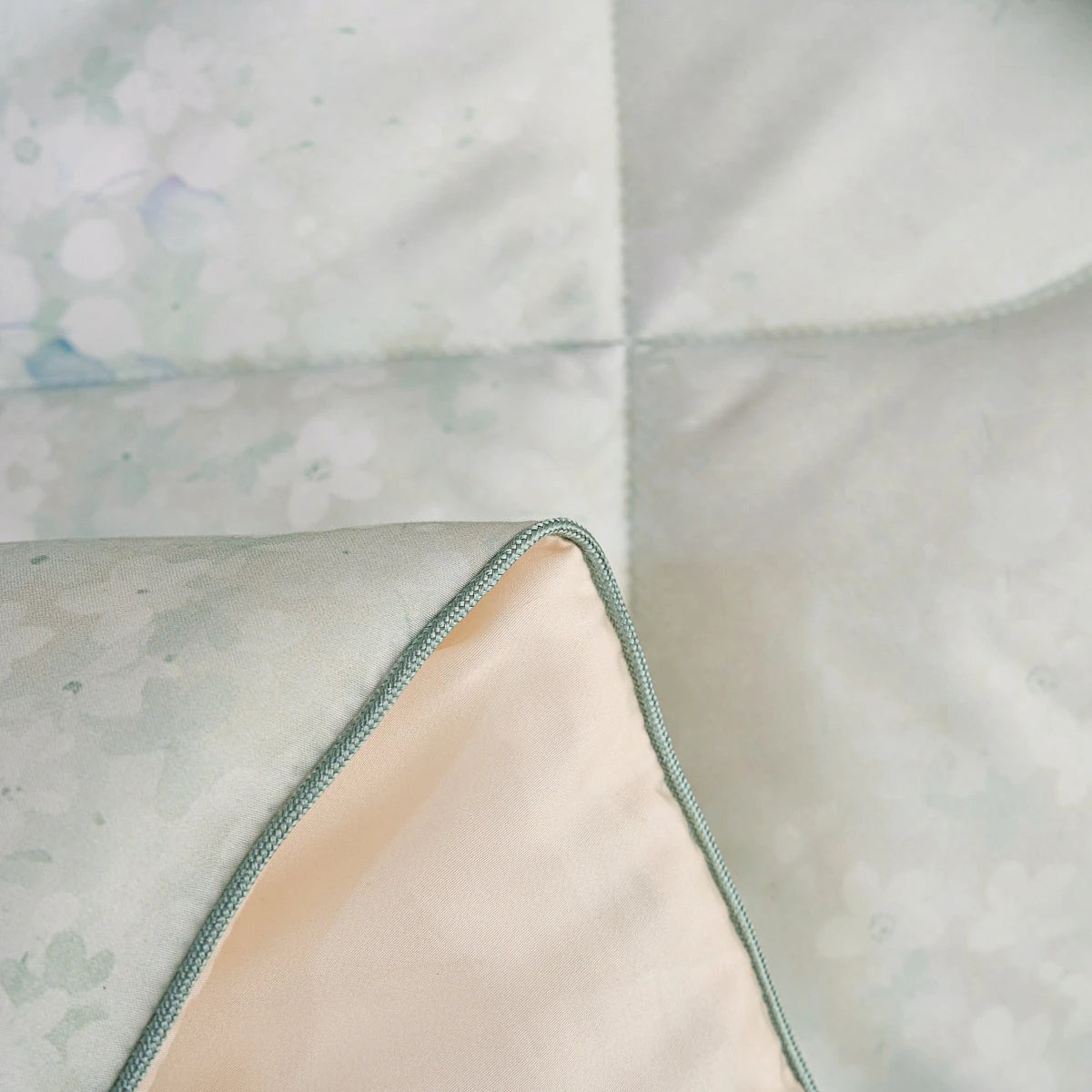 Orabe Floral TENCEL™ Lyocell All Season Comforter 11 Orabe Floral TENCEL™ Lyocell All Season Comforter - Image 9