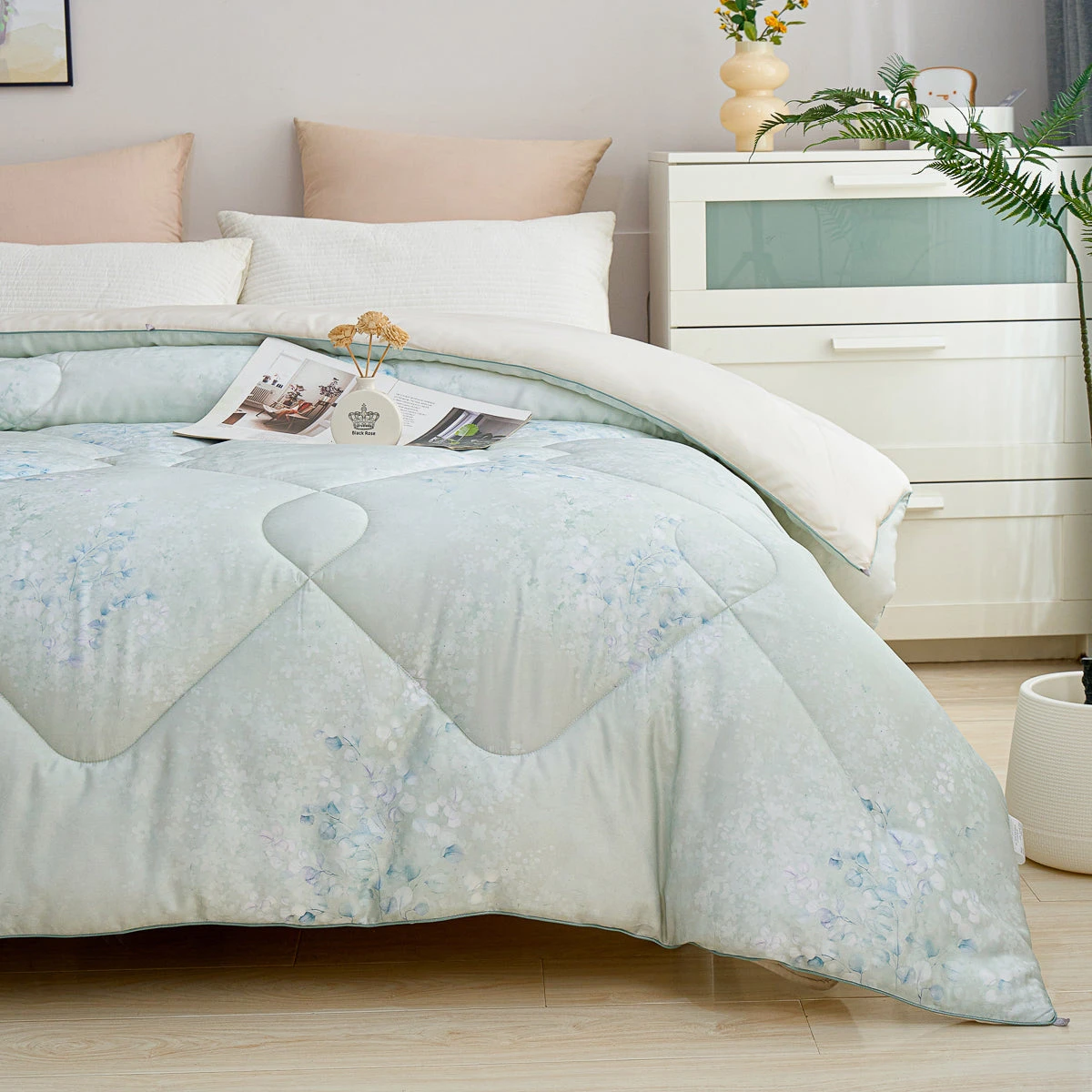 Orabe Floral TENCEL™ Lyocell All Season Comforter 7 Orabe Floral TENCEL™ Lyocell All Season Comforter - Image 5