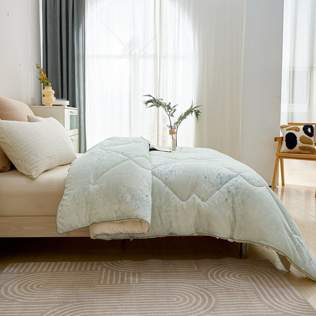 Orabe Floral TENCEL™ Lyocell All Season Comforter 9 Orabe Floral TENCEL™ Lyocell All Season Comforter - Image 7