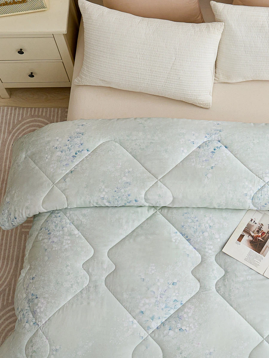 Orabe Floral TENCEL™ Lyocell All Season Comforter 4 Orabe Floral TENCEL™ Lyocell All Season Comforter - Image 2