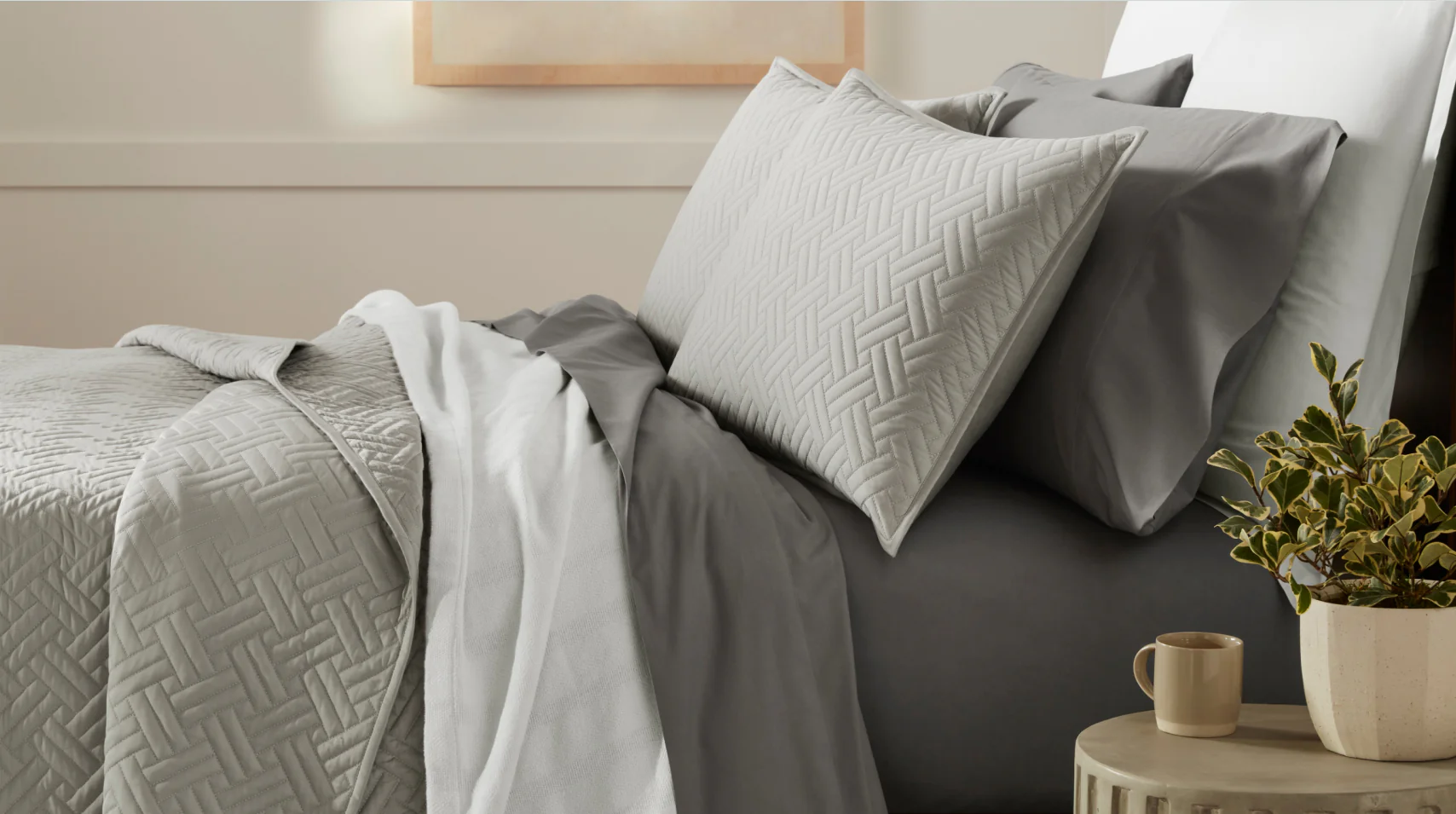 qbedding store -qbedding store Small Body Image 1