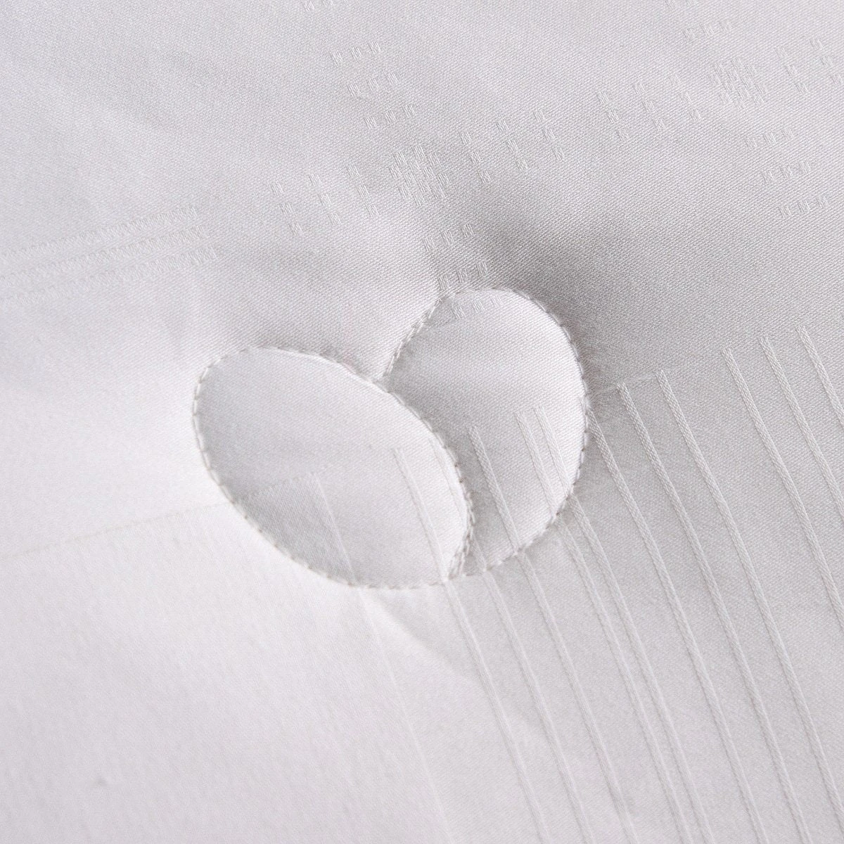 200 X 230 Size Solid White All Season Silk Duvet Insert 10 200 X 230 Size Solid White All Season Silk Duvet Insert - Image 8