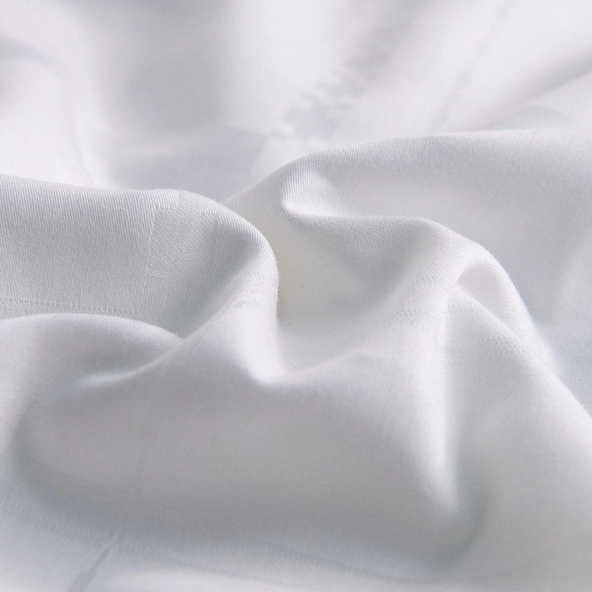 200 X 230 Size Solid White All Season Silk Duvet Insert 8 200 X 230 Size Solid White All Season Silk Duvet Insert - Image 6