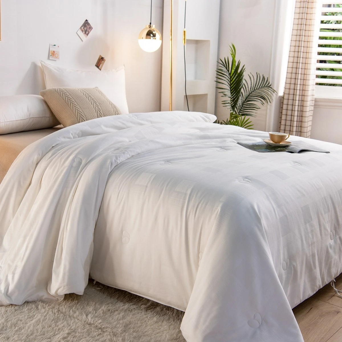 200 X 230 Size Solid White All Season Silk Duvet Insert 7 200 X 230 Size Solid White All Season Silk Duvet Insert - Image 5