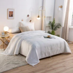 200 X 230 Size Solid White All Season Silk Duvet Insert 16 200 X 230 Size Solid White All Season Silk Duvet Insert -qbedding store Solid White Silk 16 e180bafa a7e2 4a84 a48f 376ce4845fff