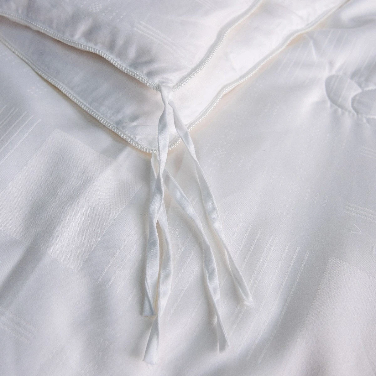 200 X 230 Size Solid White All Season Silk Duvet Insert 9 200 X 230 Size Solid White All Season Silk Duvet Insert - Image 7