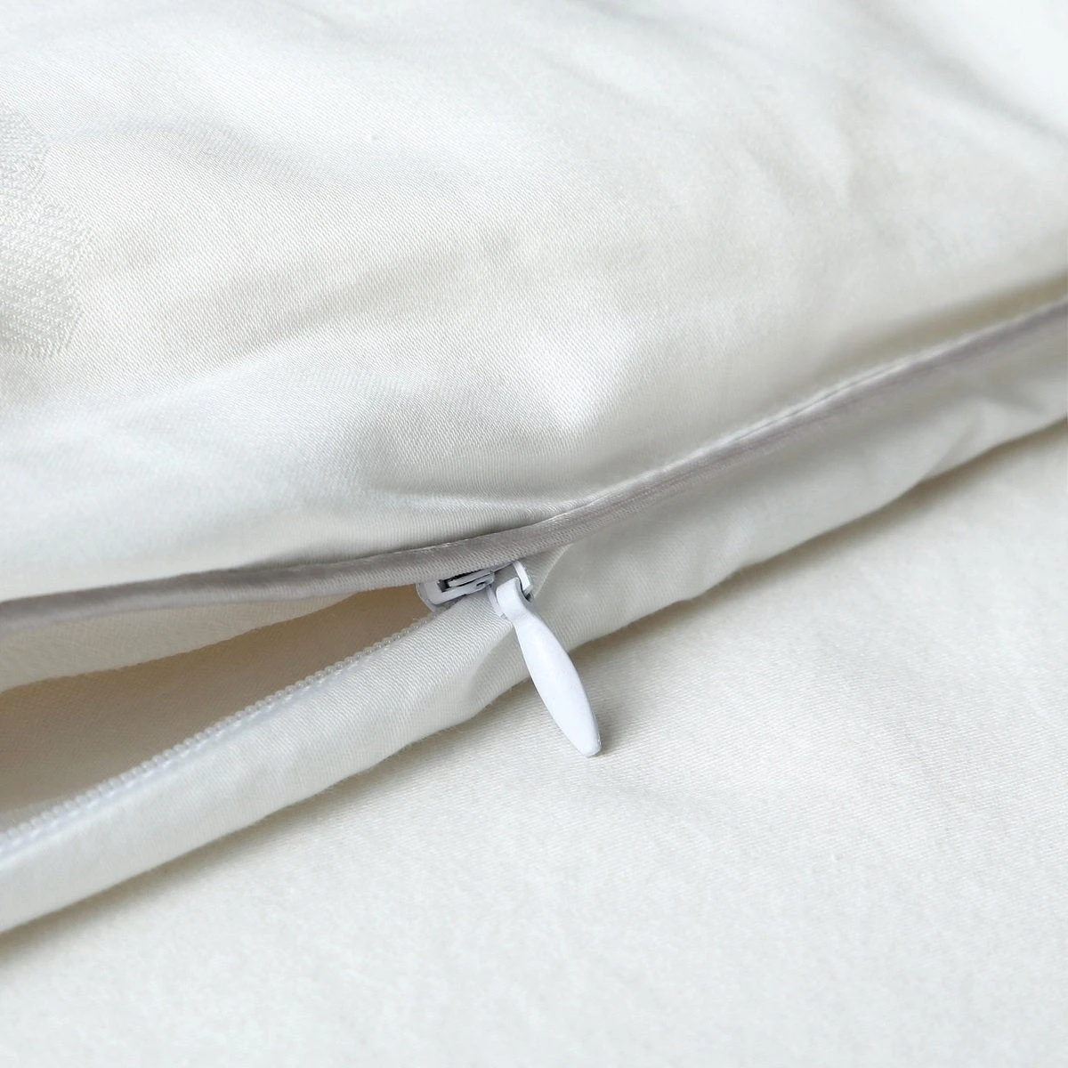 Solid White Extra Weight Australian Wool Winter Duvet Insert 8 Solid White Extra Weight Australian Wool Winter Duvet Insert - Image 6