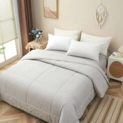 Upsilon Smoky Gray Pattern Cotton Light Comforter -qbedding store Upsilon Pattern Light Comforter 1