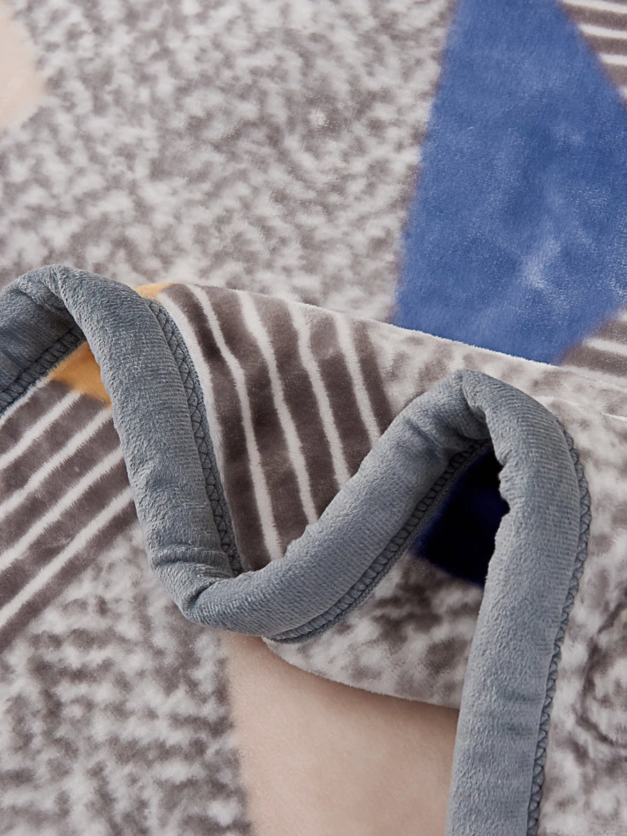 Triangle Blue Geometric Winter Blanket (Twin Size) 4 Triangle Blue Geometric Winter Blanket (Twin Size) - Image 2